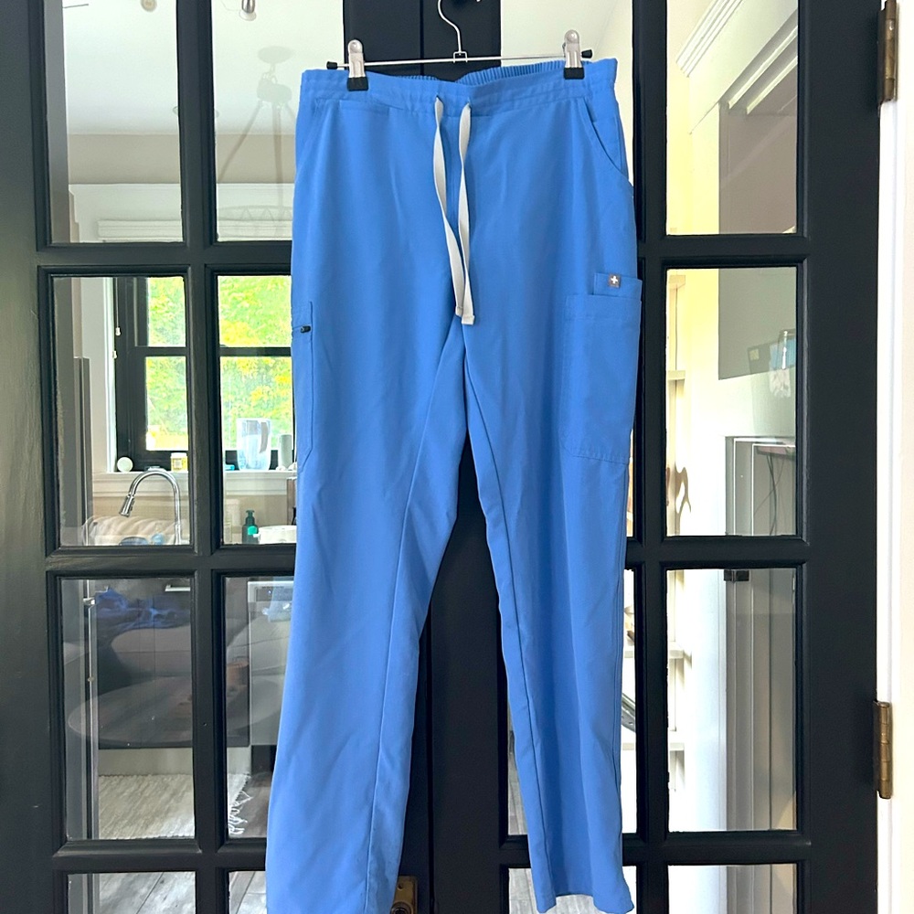 Ceil Blue Figs Zamora Straight leg scrubs. Size small. Excellent used condition.